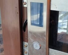 Нескользящее напольное покрытие появилось после жалоб горожан в надземке Семея