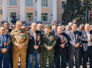 В Семее в честь 7 мая – Дня защитника Отечества возложили цветы к памятнику воинам-интернационалистам