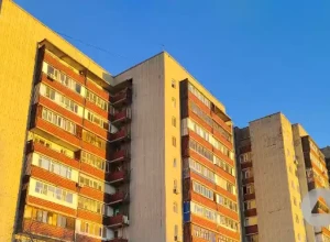 Другого варианта заменить лифты просто нет: как добились нового лифта по госпрограмме жильцы одного из домов Семея