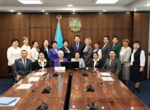 Во встрече министра РК с заслуженными педагогами участвовала семейчанка