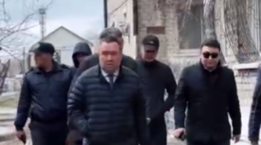 Нурбол Нурсагатов провел выездное совещание по санитарной очистке города Все права защищены