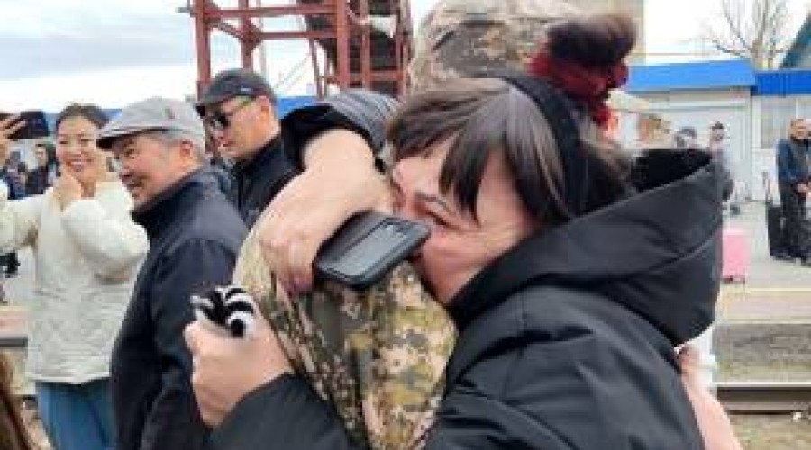 Семейчане чествовали солдат  