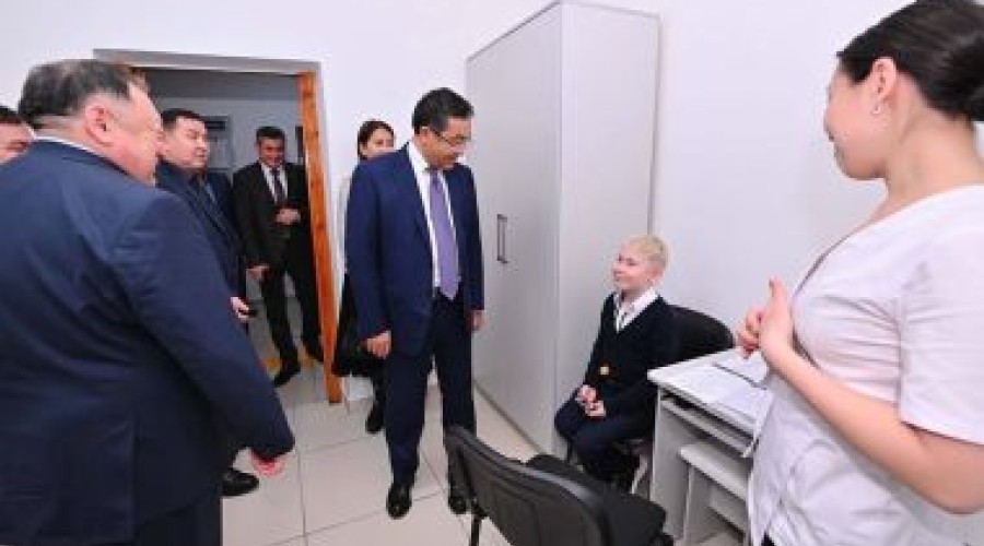 Глава региона поздравил учащихся специализированной школы-интерната с Новым годом