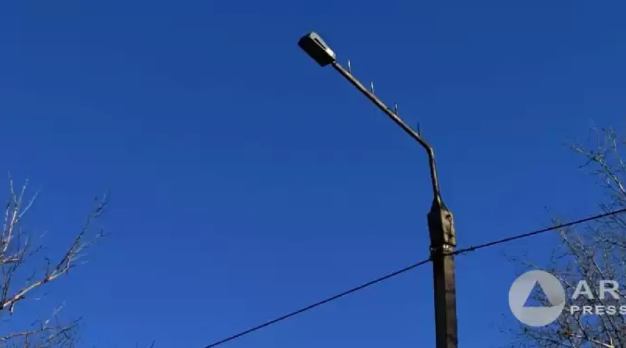 Ни света, ни лежачих полицейских: на темноту возле школ жалуются семейчане