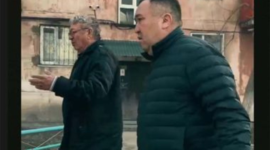 Пеший обход Цемпоселка совершил аким города