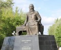 Памятник Шакариму Кудайбердиеву
