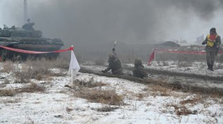 Новобанцы Семея прошли обкатку танком