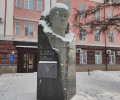 Памятник Кайрату Рыскулбекову
