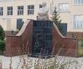 Памятник Амре Кашаубаеву